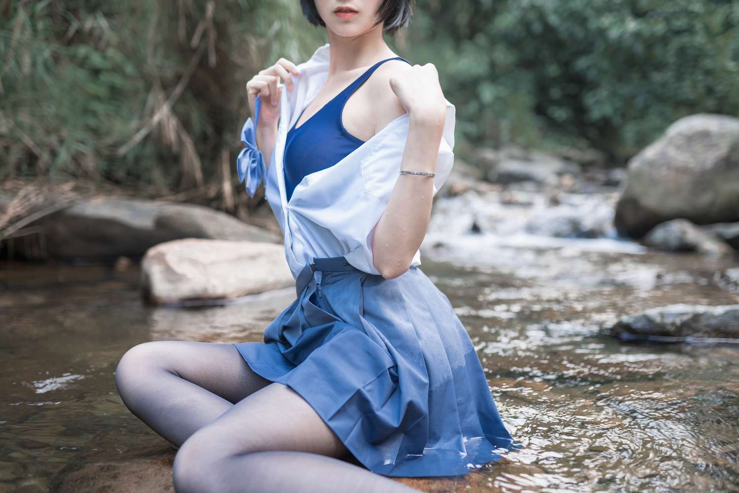 网荭Coser@木绵绵OwO 水色溪边至服 在现浏览第5张