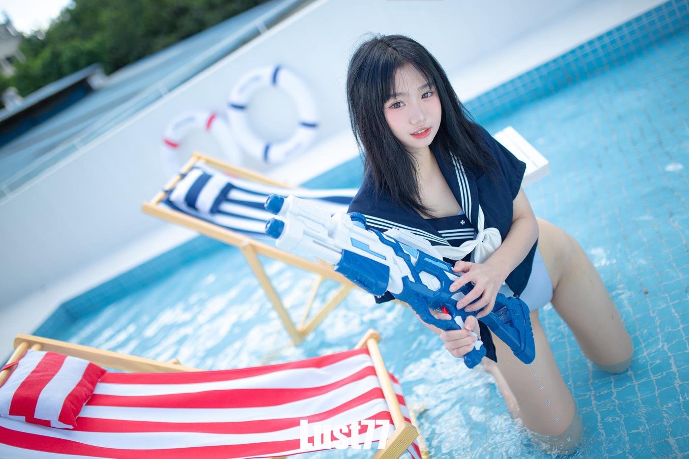 人气Coser@柒柒要乖哦 清凉夏日 [22P]第1张