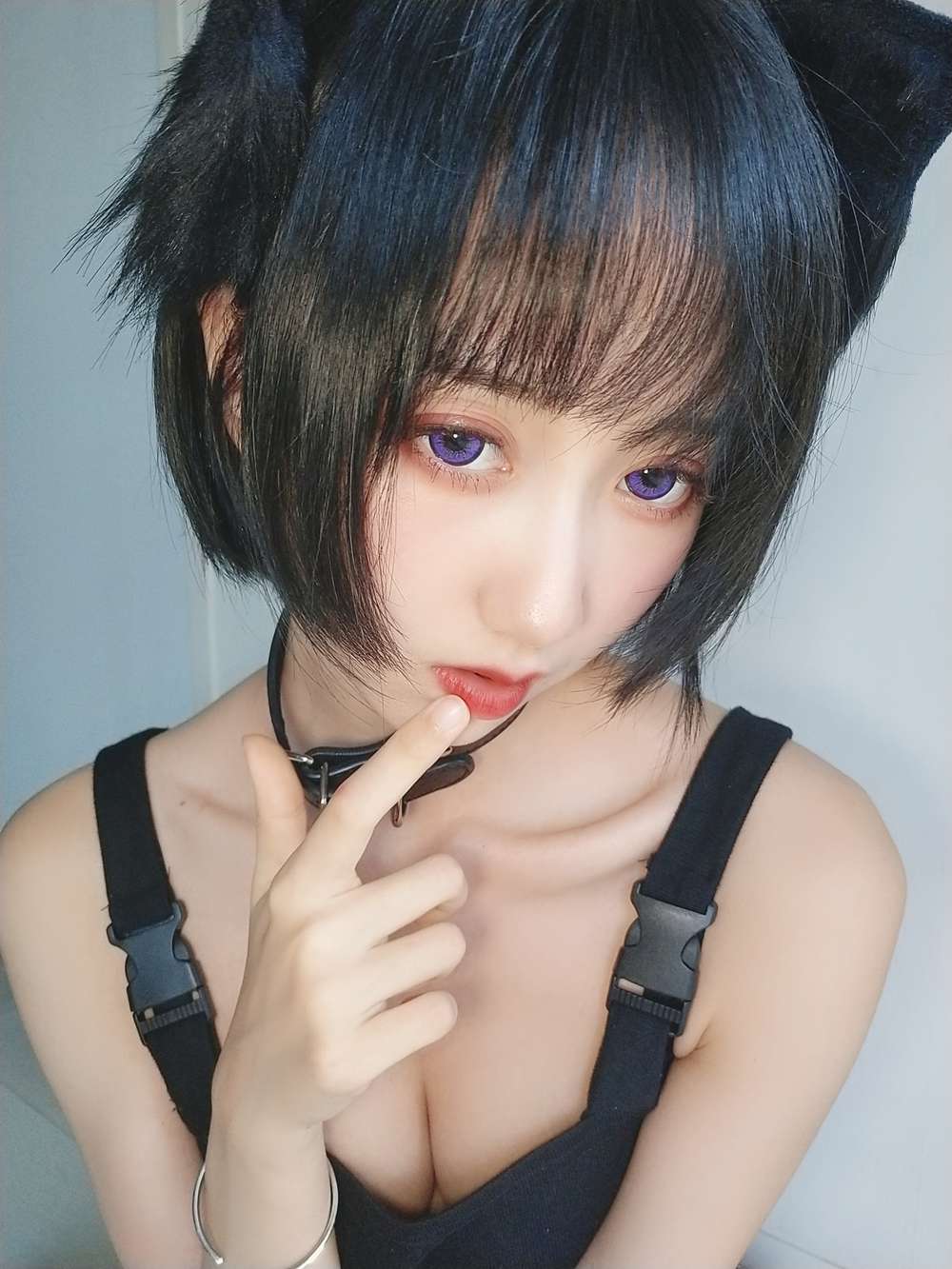 网荭Coser@木绵绵OwO 不良猫 在现浏览第1张