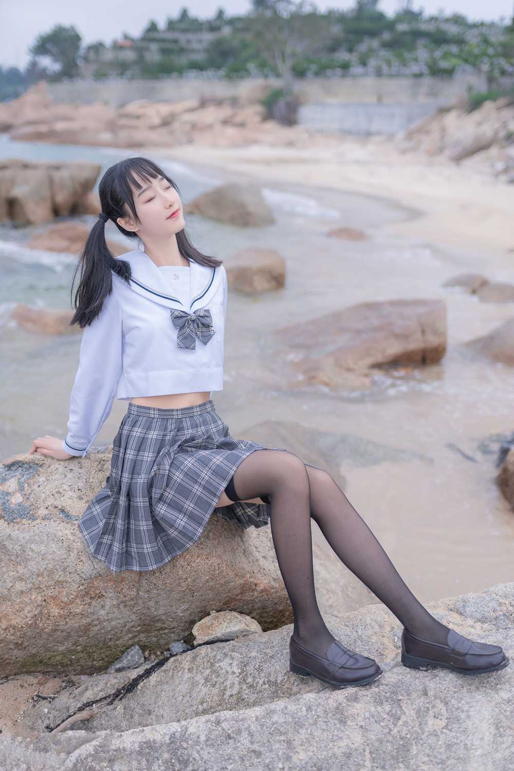 网荭Coser@木绵绵OwO 海边JK 在现浏览第1张