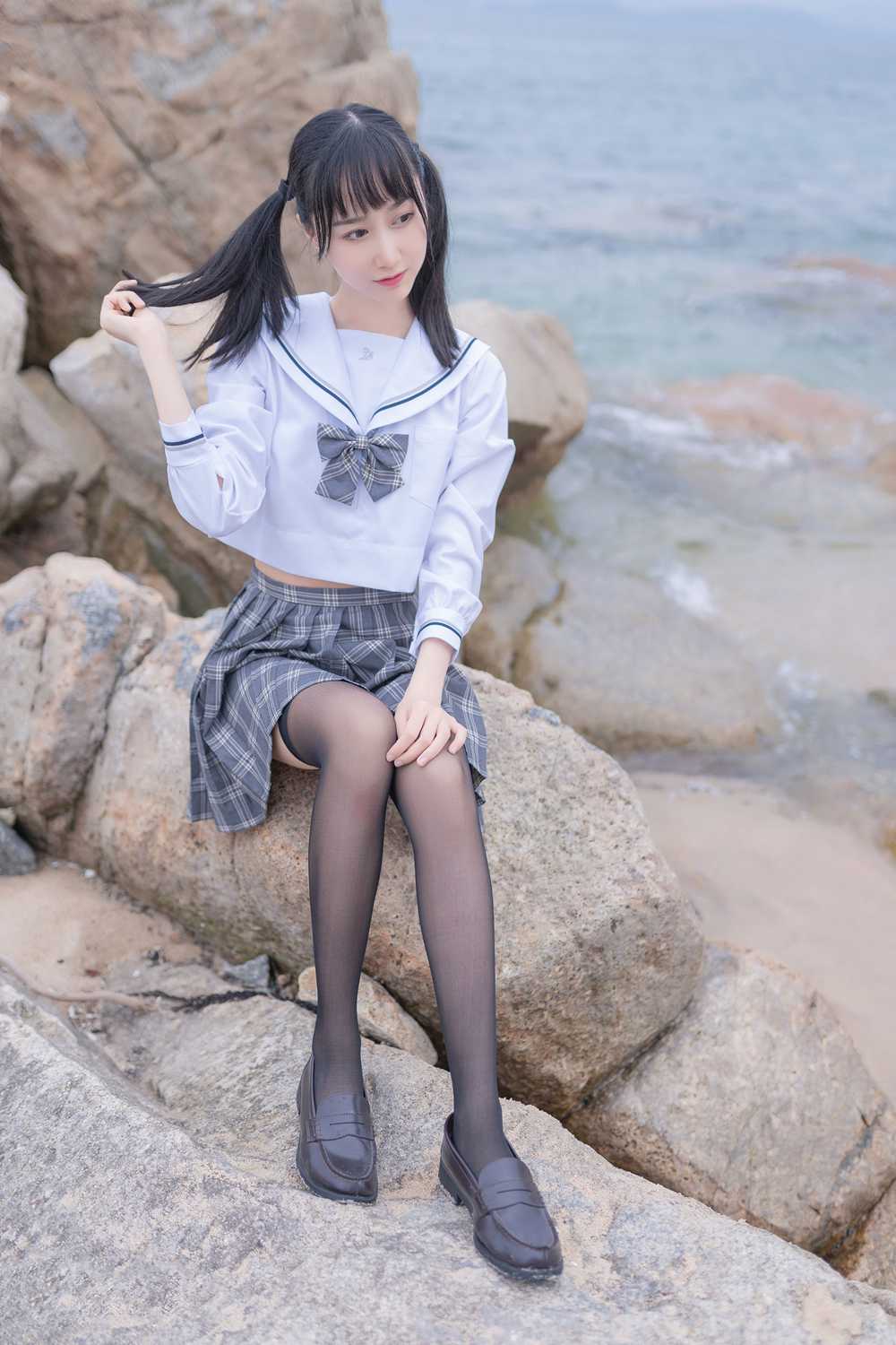 网荭Coser@木绵绵OwO 海边JK 在现浏览第1张