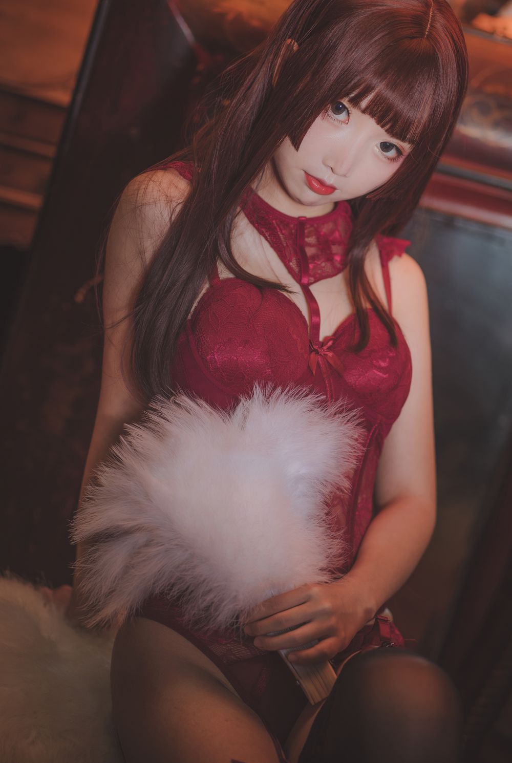 网荭Coser@面饼仙儿 脑内少女 红色束衣 在现浏览第1张