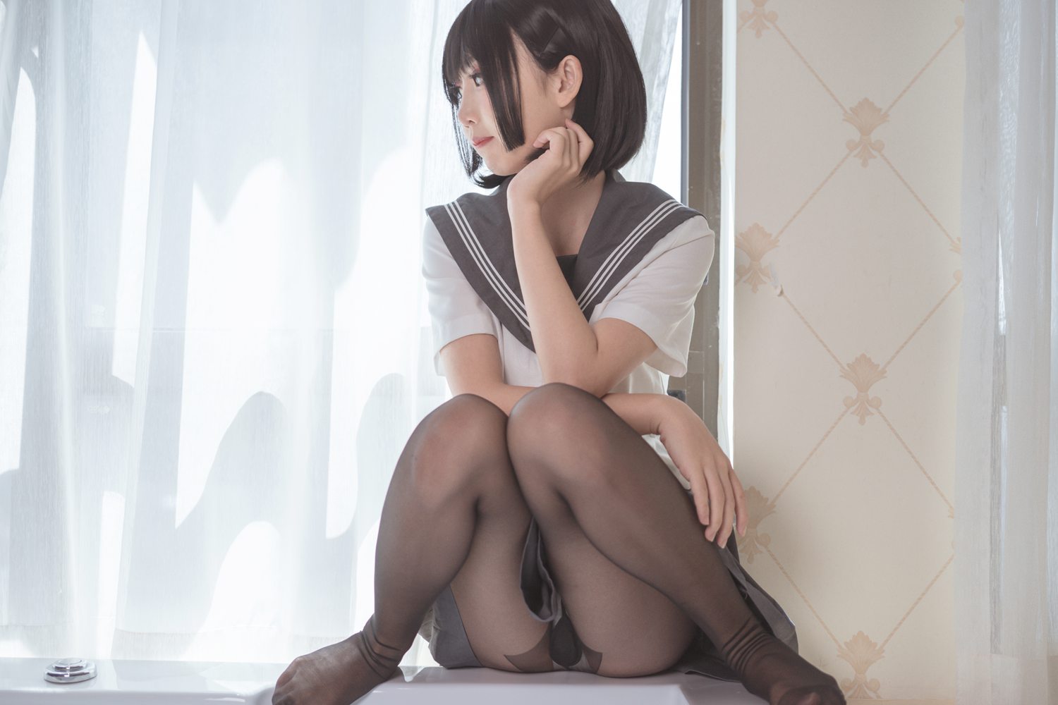 网荭Coser@面饼仙儿 脑内少女 黑丝JK 在现浏览第5张