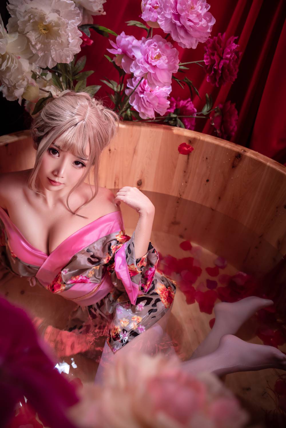 网荭Coser@面饼仙儿 出水芙蓉 在现浏览第2张