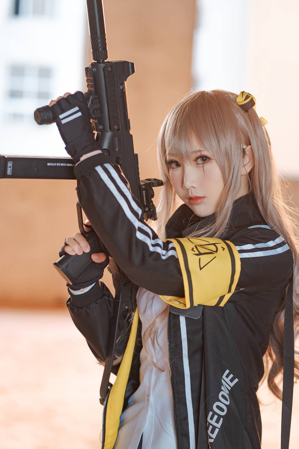 网荭Coser@面饼仙儿 UMP45 在现浏览第2张