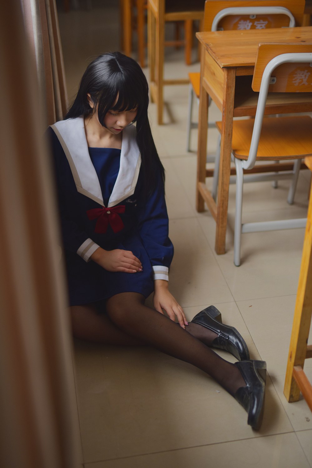 网荭Coser@九曲Jean JK露脐至服 在现浏览第6张