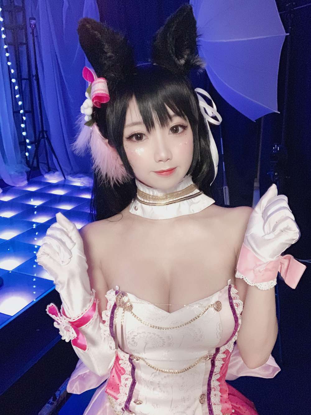 微博红人Coser@鬼畜摇 电子版自拍 在现浏览第1张