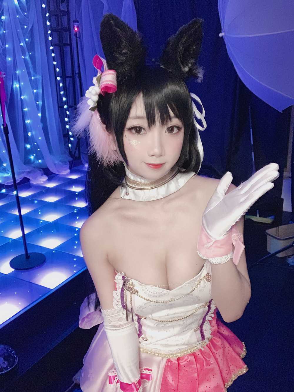 微博红人Coser@鬼畜摇 电子版自拍 在现浏览第2张