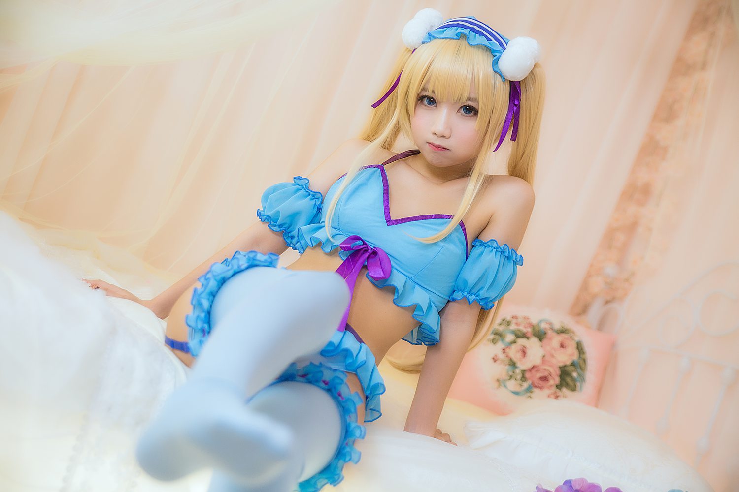 微博红人Coser@鬼畜摇 睡衣 在现浏览第1张