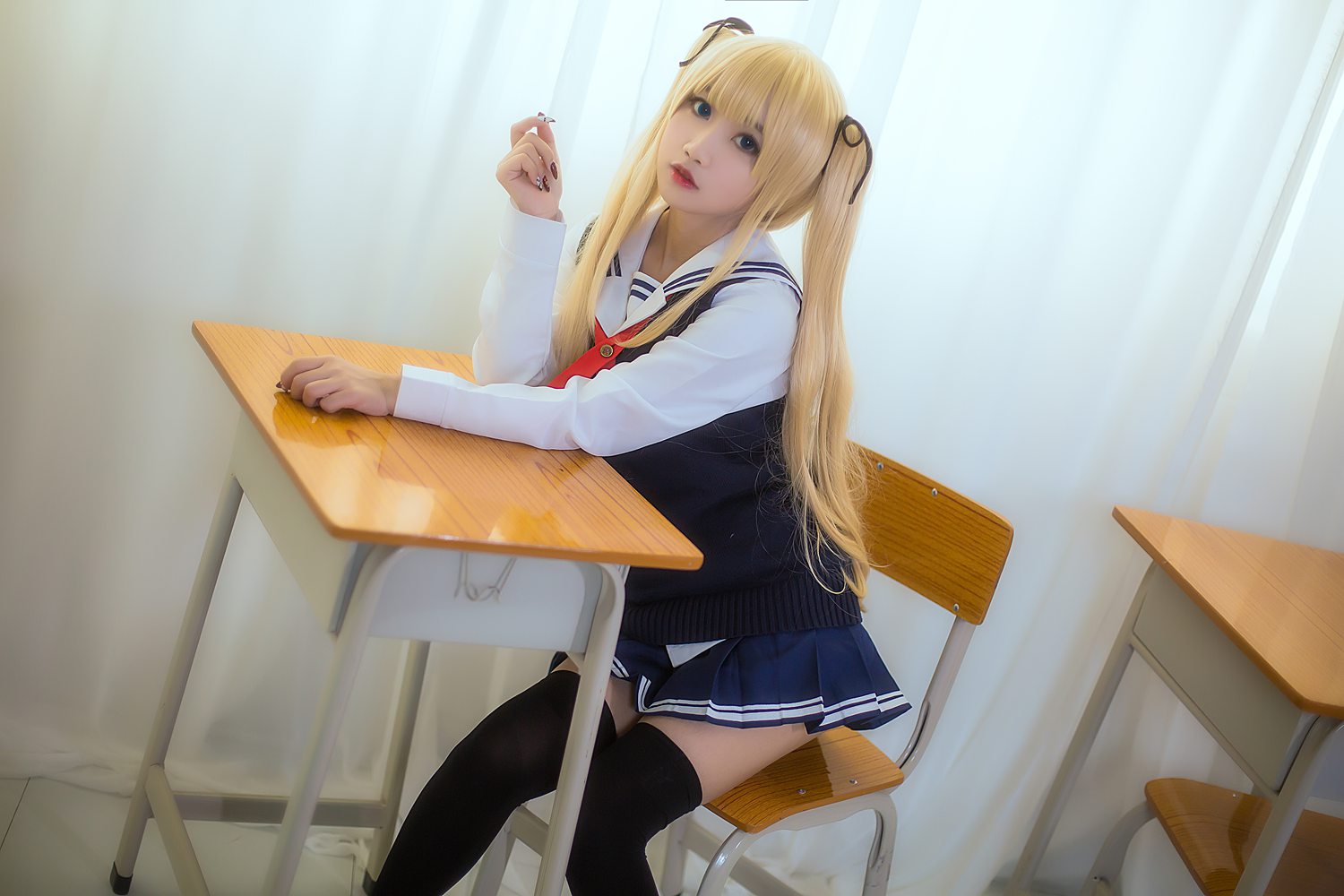 微博红人Coser@鬼畜摇 校服 在现浏览第1张