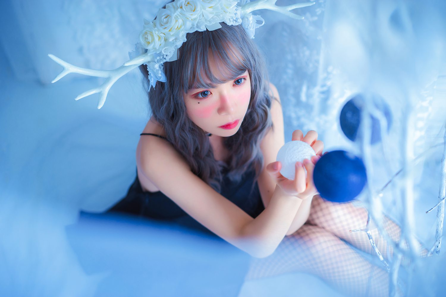 网荭Coser@疯猫ss 黑裙 在现浏览第3张