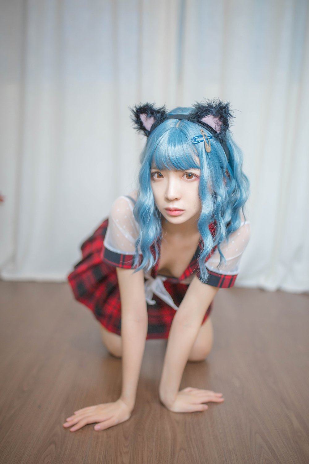 网荭Coser@疯猫ss 蓝发 在现浏览第1张