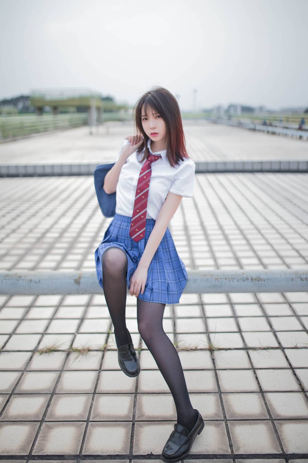 网荭Coser@疯猫ss 天台JK 在现浏览第1张