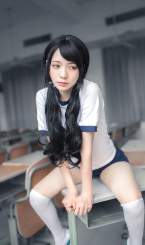 网荭Coser@疯猫ss 体操服 在现浏览