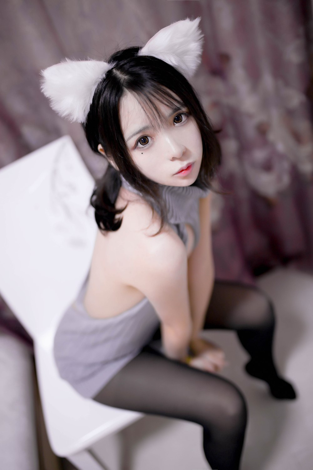 网荭Coser@疯猫ss 露背毛衣 在现浏览第1张