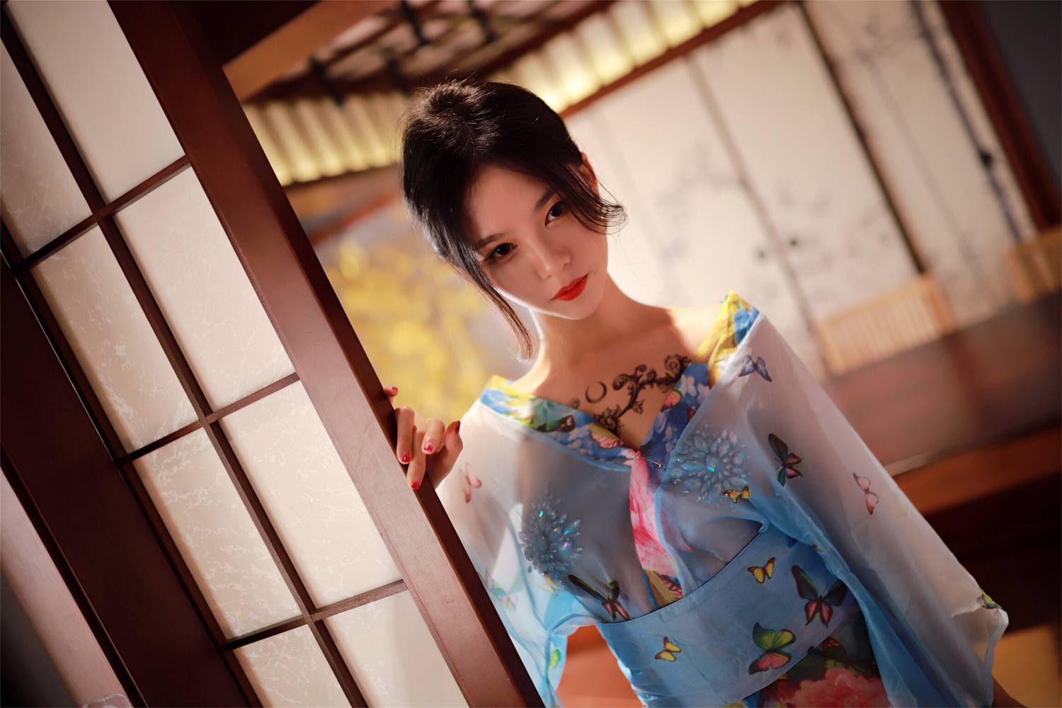 微博人气Coser@抖娘-利世 水蓝和服 在现浏览第4张