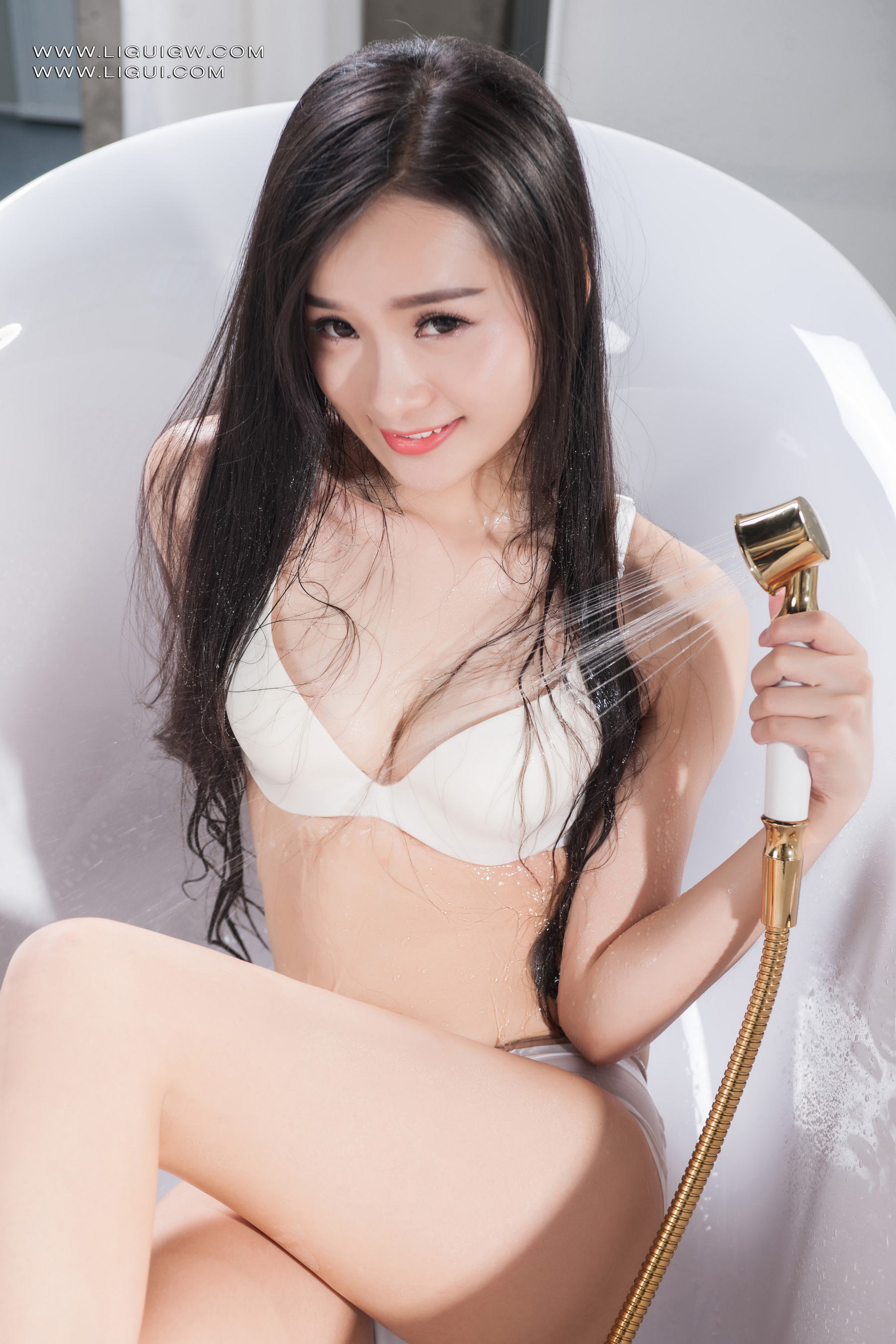 [Ligui丽柜] 2025.05.21 白纱浴缸魅惑时刻 Zi‘er第4张
